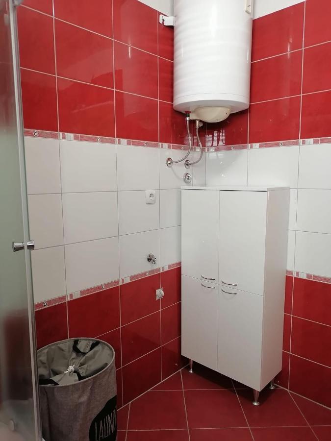 Ena Διαμέρισμα Turanj Εξωτερικό φωτογραφία