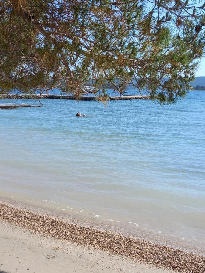 Ena Διαμέρισμα Turanj Εξωτερικό φωτογραφία